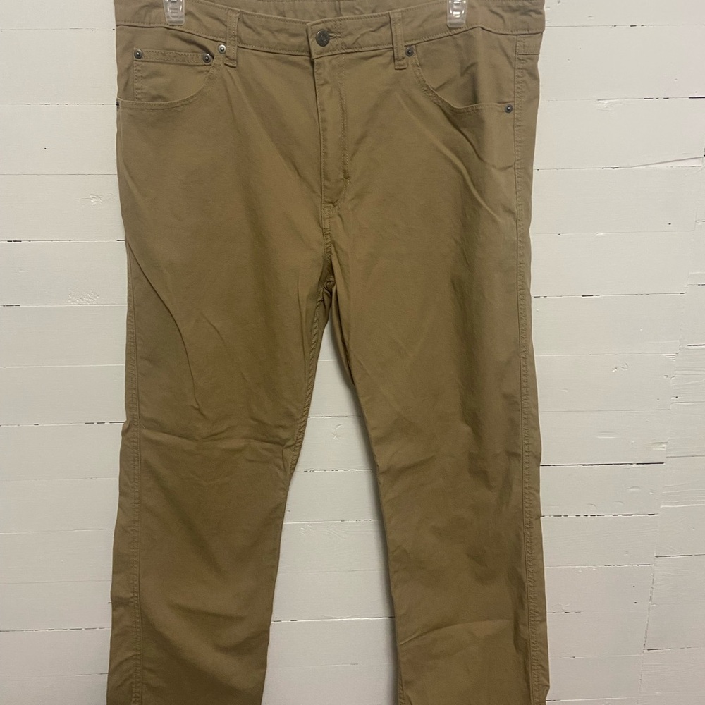 Magellan Outdoors Tan Chinos Versatile Cotton Twill 38x32